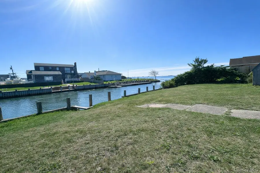 39 Barracuda Road, East Quogue, NY 11942 - #3