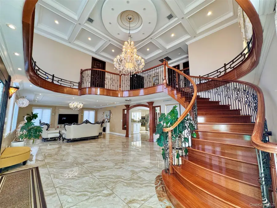 4320 Glenwood Street, Little Neck, NY 11363 - #2