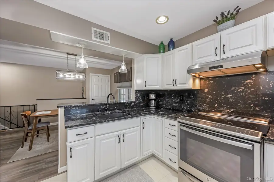 140 Mariners Way, Copiague, NY 11726 - #3