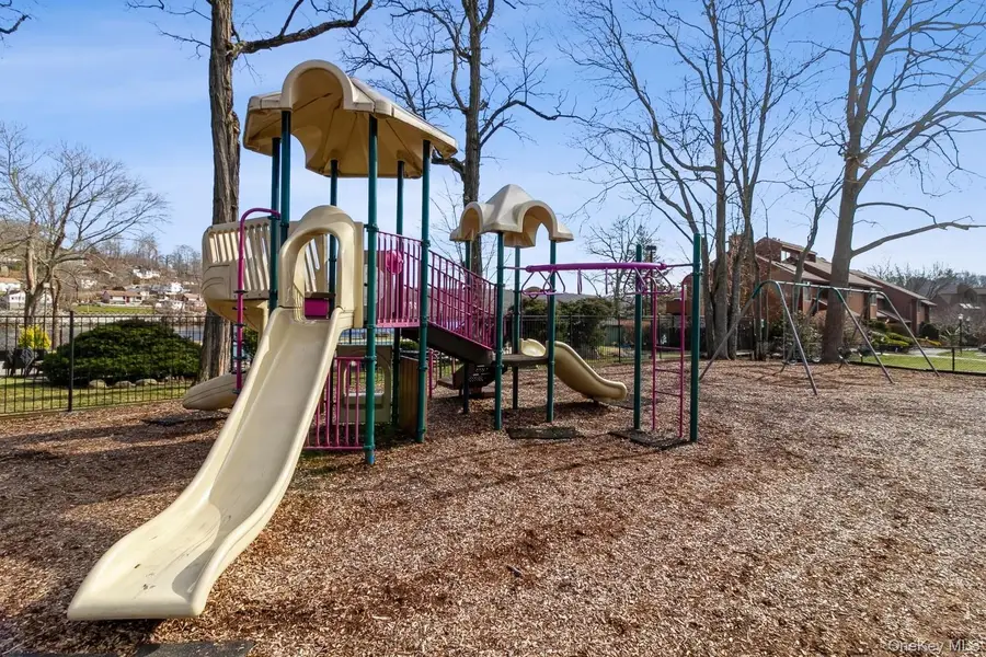 24 Leisure Way, Mohegan Lake, NY 10547 - #2