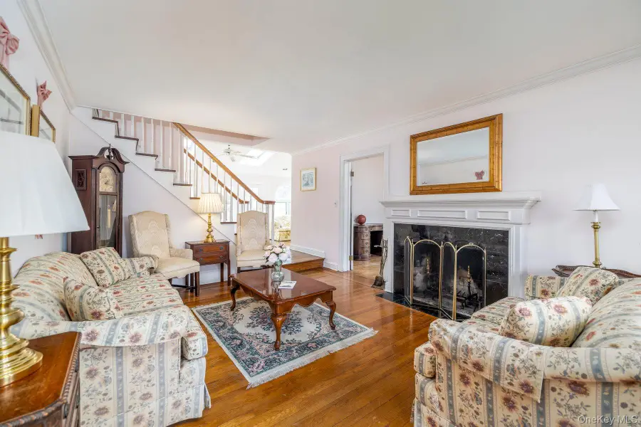 157 Windsor Avenue, Rockville Centre, NY 11570 - #3