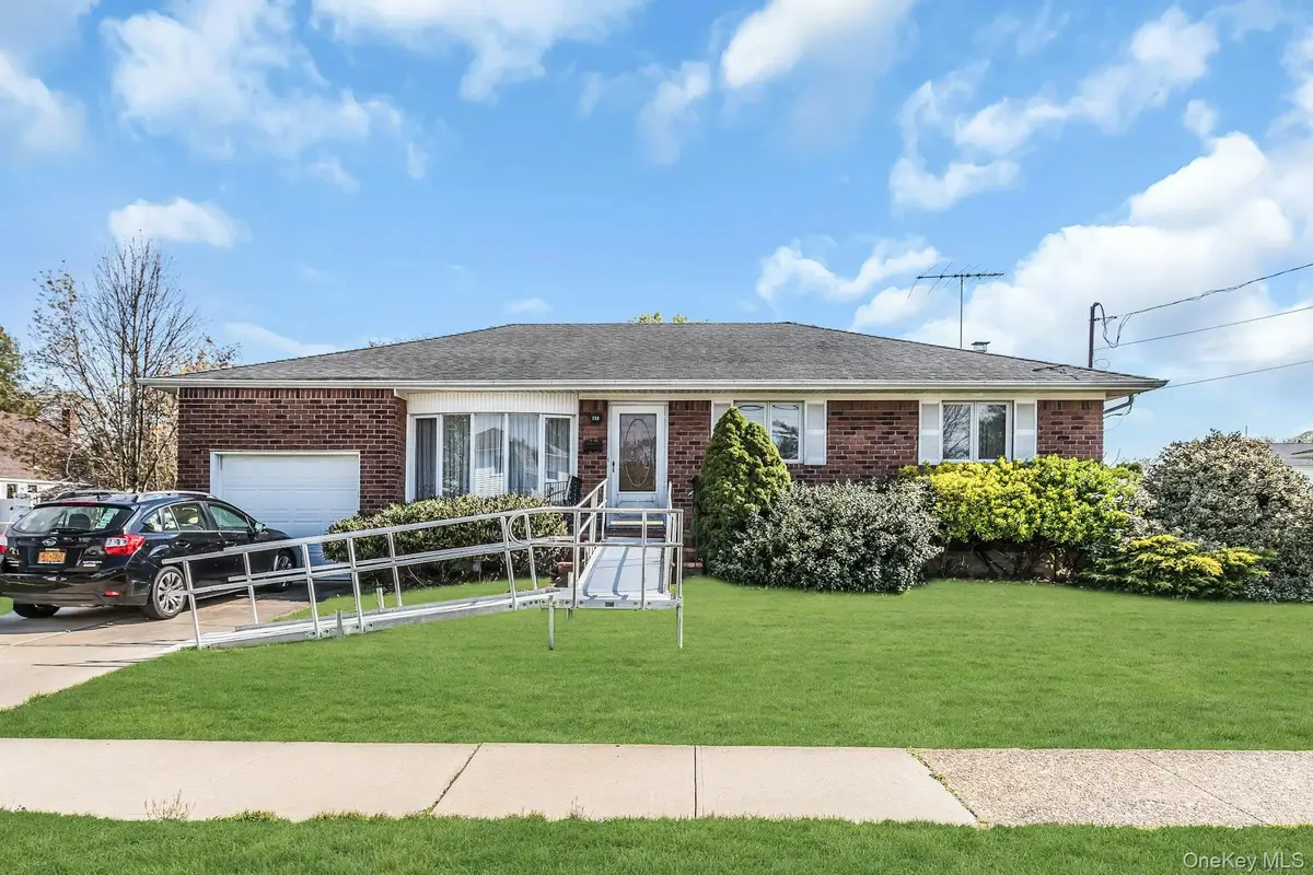 258 N Wisconsin Avenue, North Massapequa, NY 11758 - #1