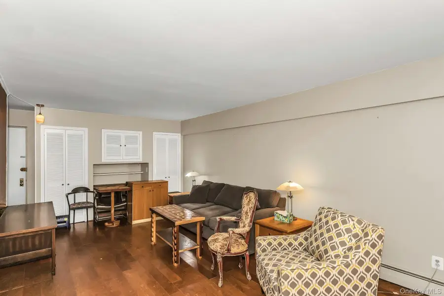 596 Broadway #17A, Lynbrook, NY 11563 - #3