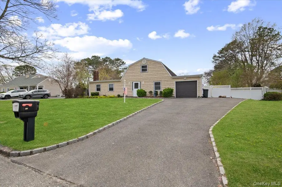 22 Redpine Road, Medford, NY 11763 - #2