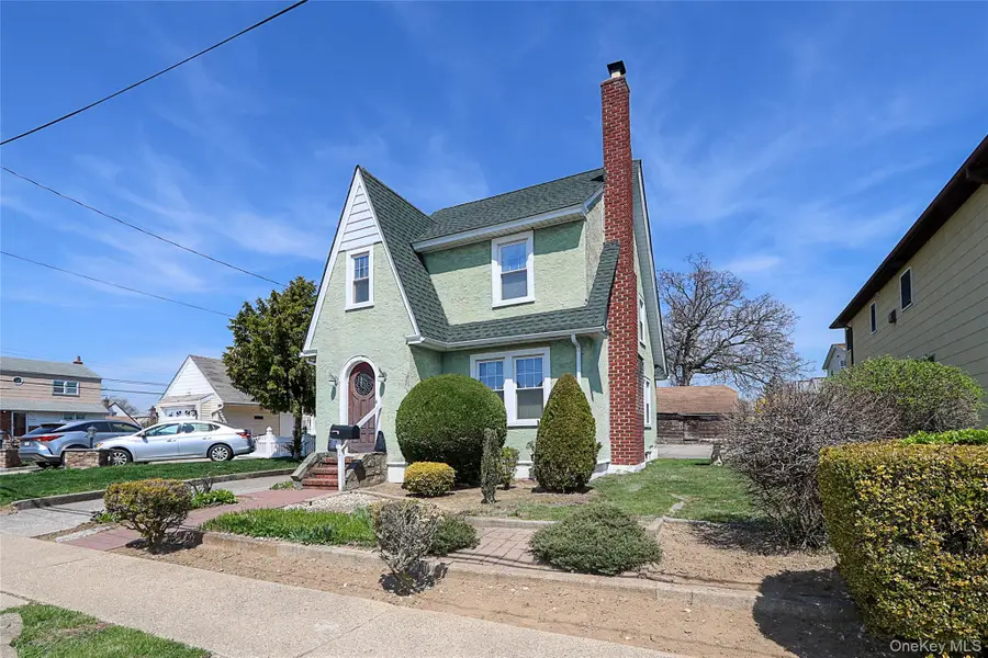 1424 Kiefer Avenue, Elmont, NY 11003 - #2