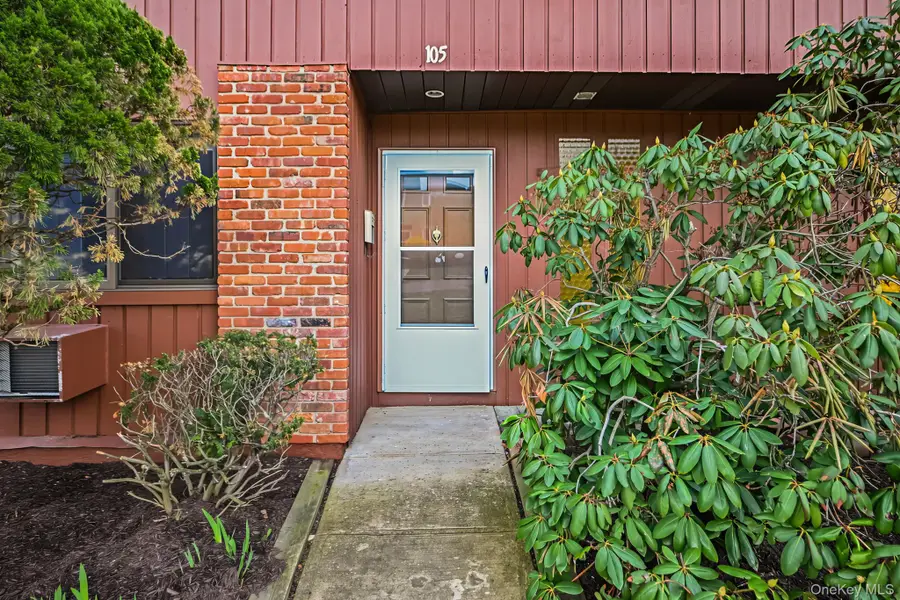 105 Coachlight Square, Montrose, NY 10548 - #2