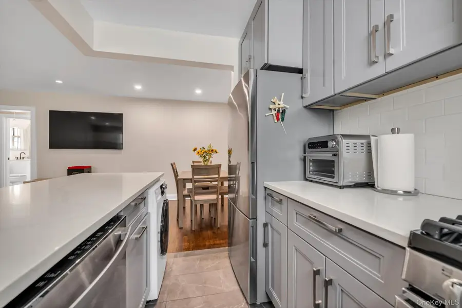 6939 213th Street #218, Oakland Gardens, NY 11364 - #3