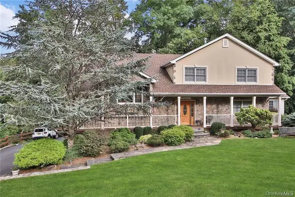 1 Alexa Court, Pearl River, NY 10965