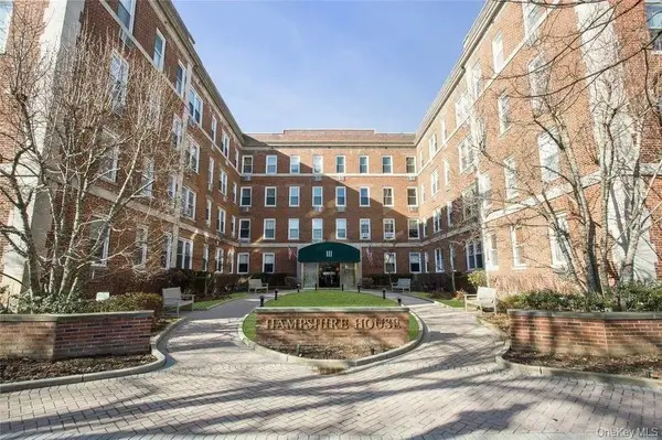 111 7th Street #208, Garden City, NY 11530