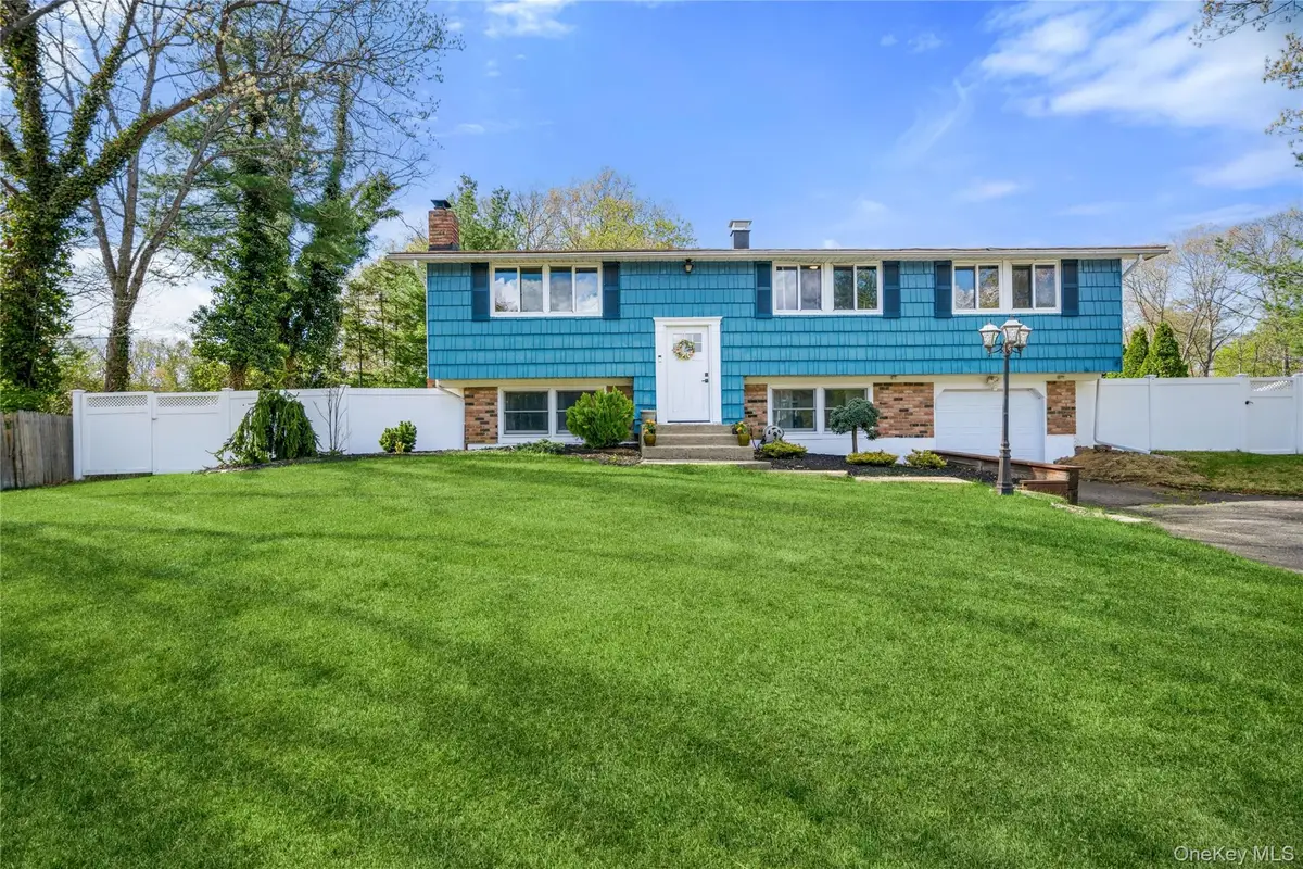 12 Branch Lane, East Setauket, NY 11733 - #1