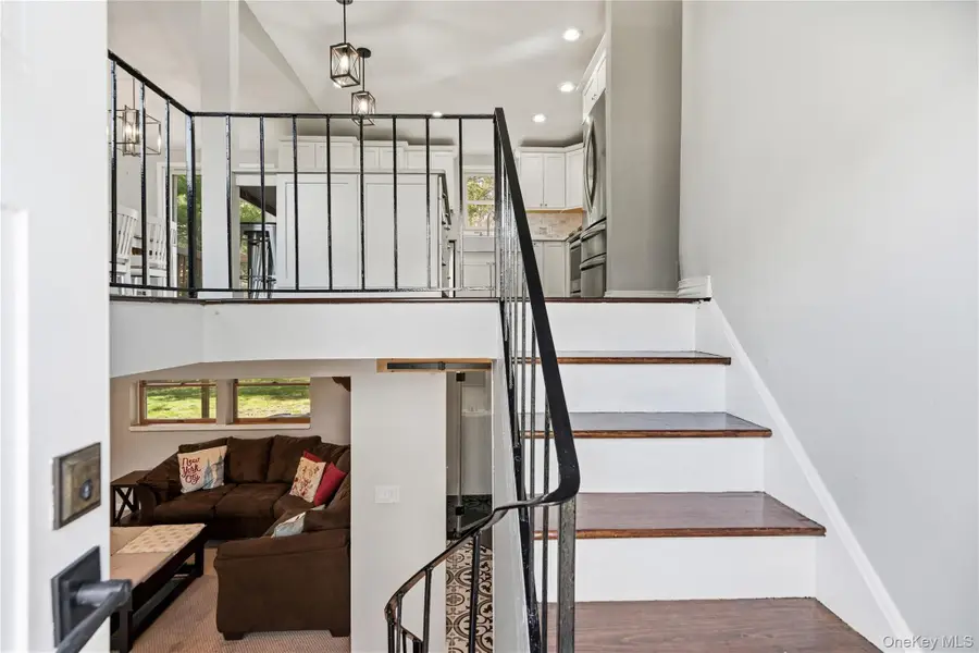 12 Branch Lane, East Setauket, NY 11733 - #3