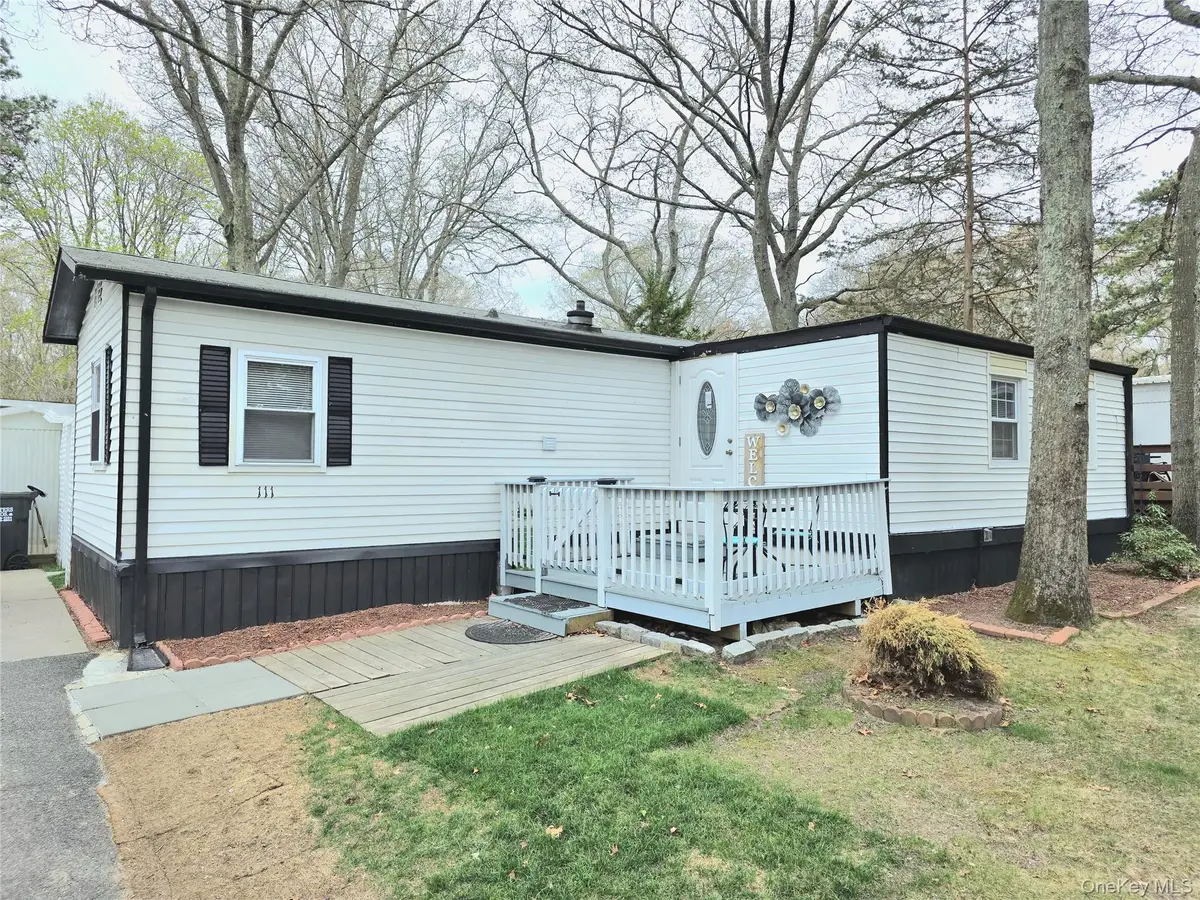 525 Riverleigh Avenue #111, Riverhead, NY 11901 - #1