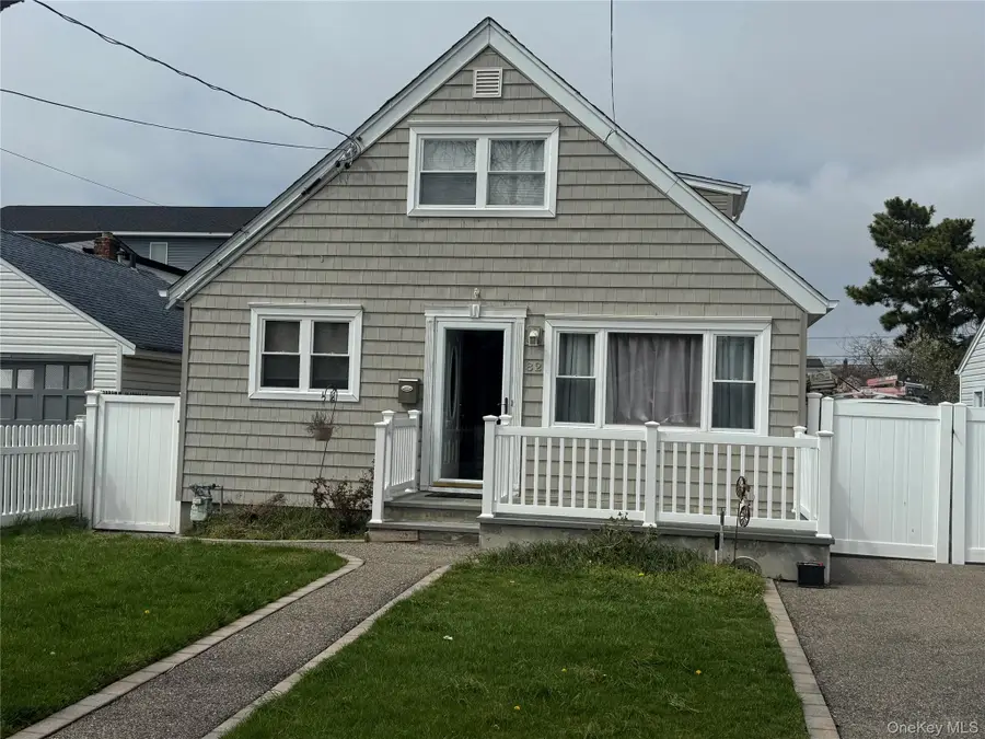 82 E Seacrest Avenue, Lindenhurst, NY 11757 - #2