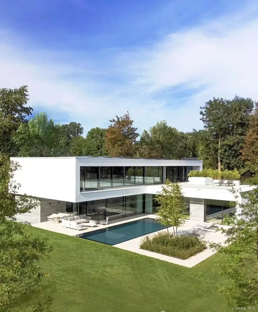 107A Wildwood Road, Great Neck, NY 11024 - #2