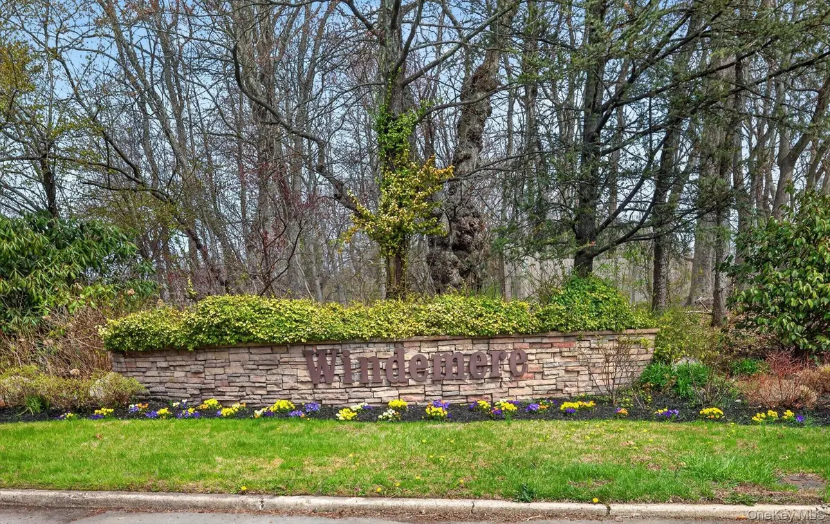 18 Windemere Way, Woodbury, NY 11797 - #1