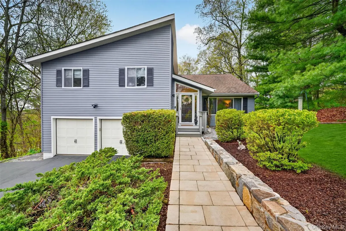 25 Di Rubbo Drive, Cortlandt Manor, NY 10567 - #1