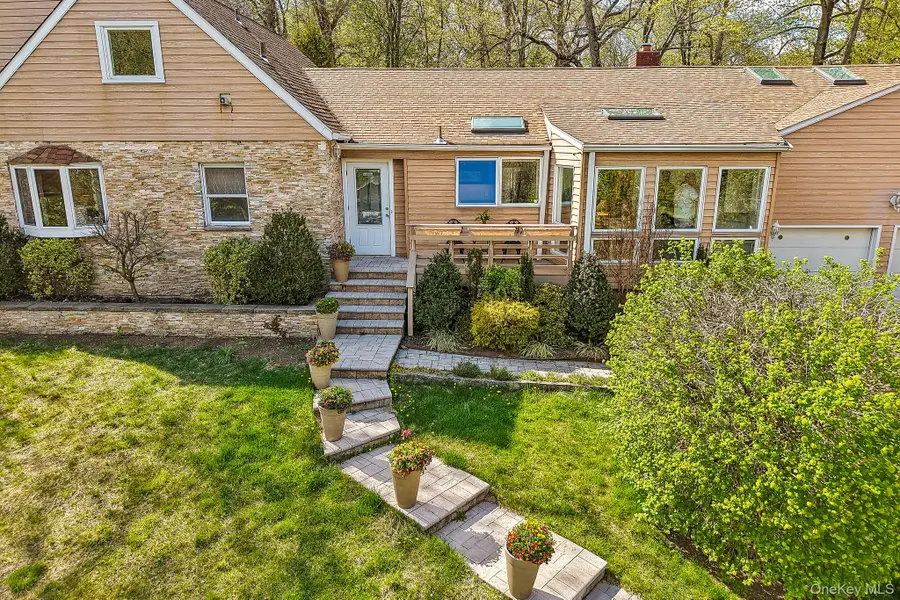 130 Wood Hollow Lane, New Rochelle, NY 10804 - #2