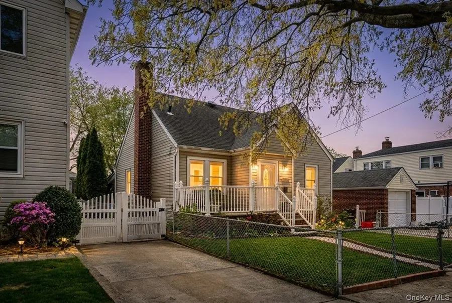 1031 Theodora Street, Franklin Square, NY 11010 - #3