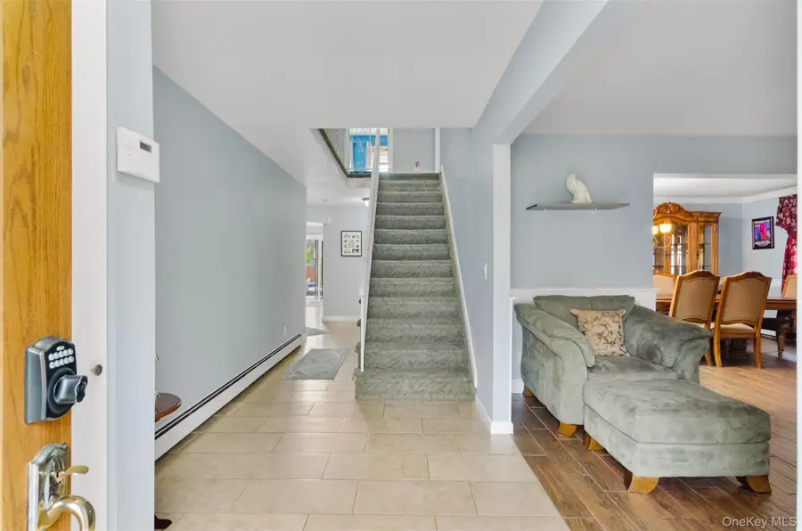 18 Calicotree Lane, Coram, NY 11727 - #3
