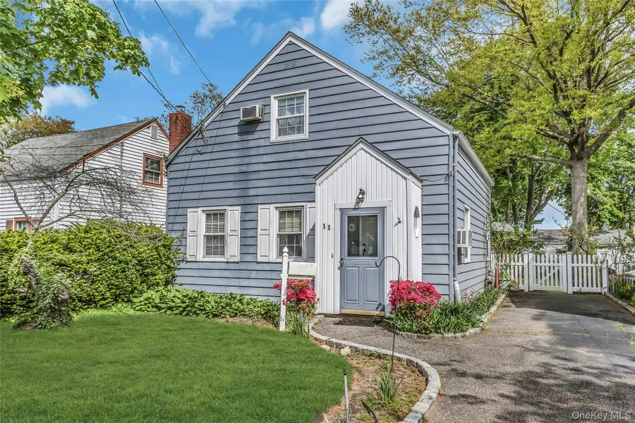 11 Skidmore Place, Valley Stream, NY 11581 - #2