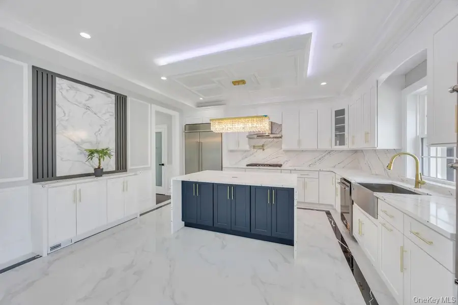 71 Cedar Street, Hicksville, NY 11801 - #3