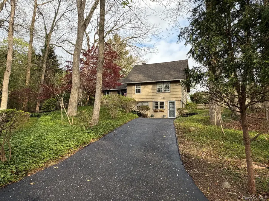 21 Dogwood Drive, Stony Brook, NY 11790 - #2