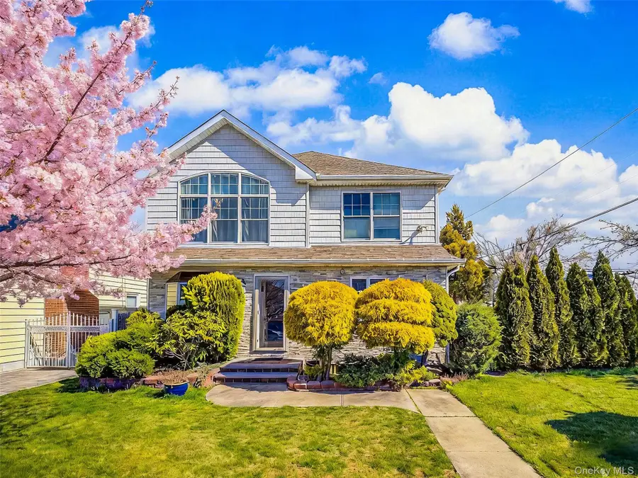 253 Devonshire Dr, New Hyde Park, NY 11040 - #2