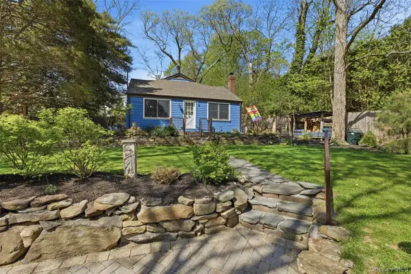 71 Hollow Road, Stony Brook, NY 11790