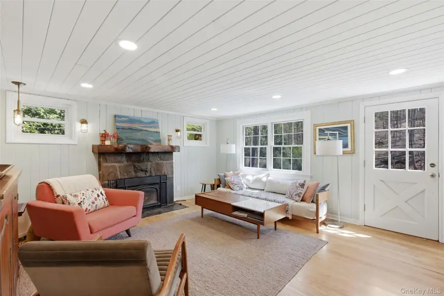 71 Hollow Road, Stony Brook, NY 11790 - #3