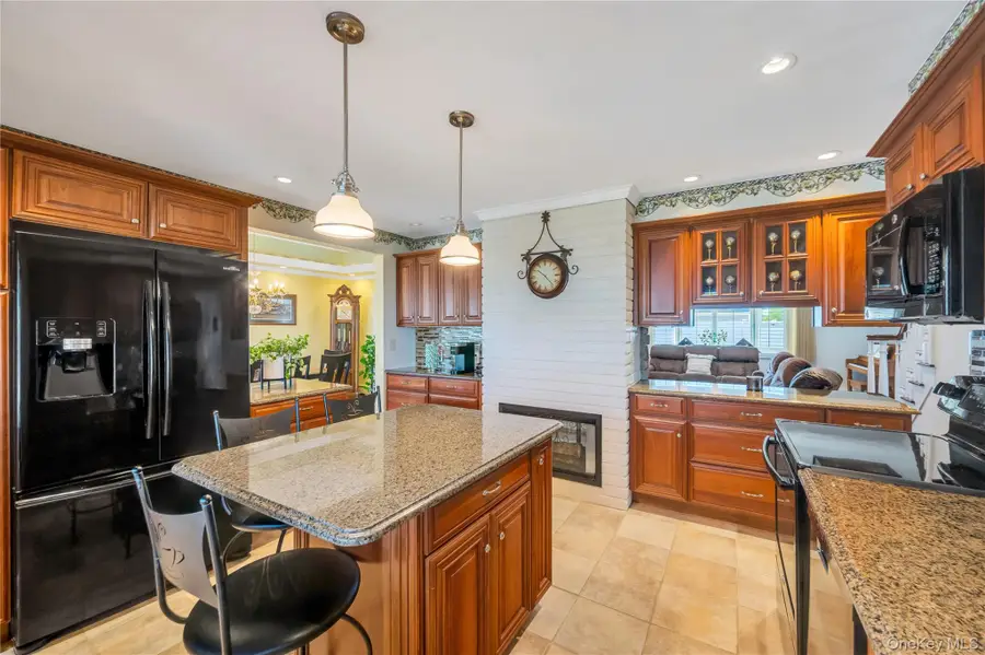 26 Ballad Lane, Hicksville, NY 11801 - #2