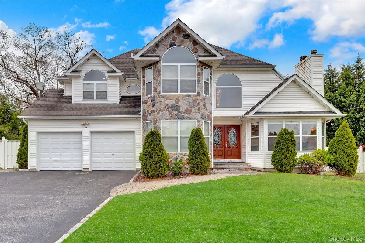 5 Supreme Court, Smithtown, NY 11787 - #1