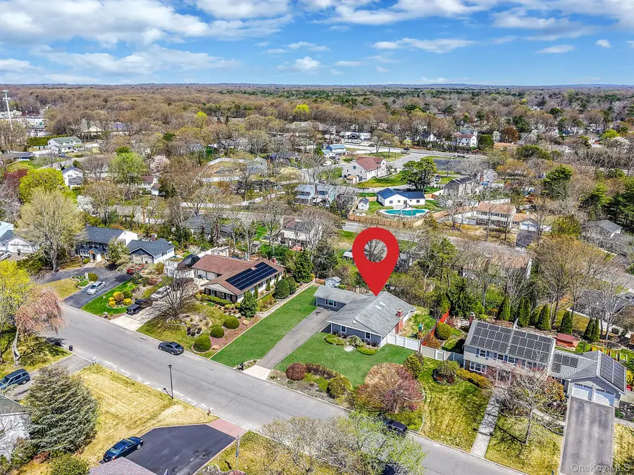 5 Whinstone Street, Coram, NY 11727 - #3