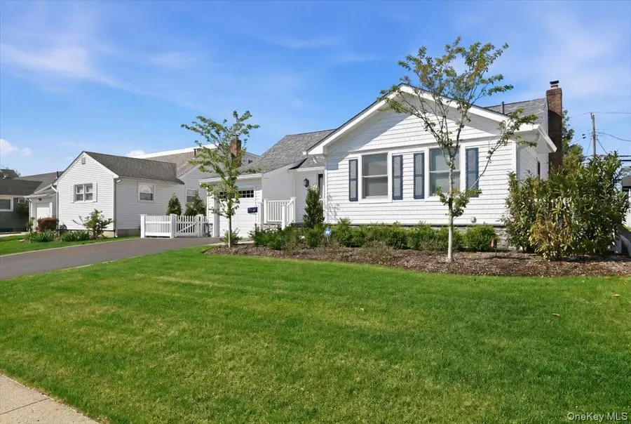 26 Clearland Avenue, Carle Place, NY 11514 - #3