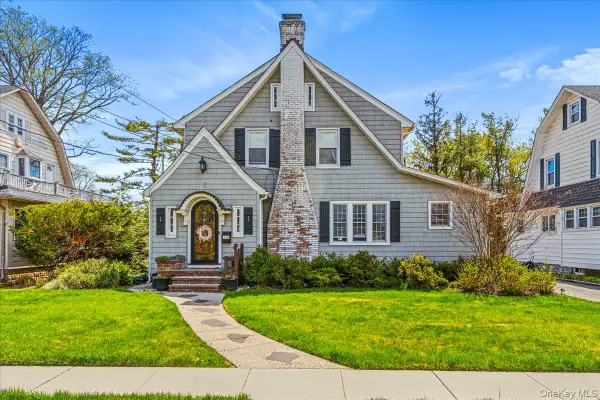 46 Aldred Avenue, Rockville Centre, NY 11570