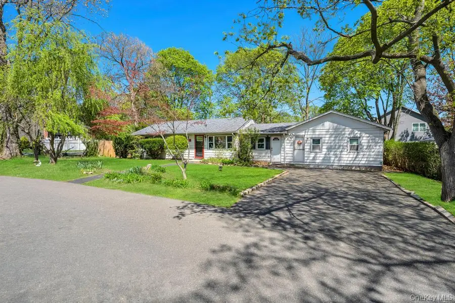 10 Tulip Street, Huntington, NY 11743 - #3