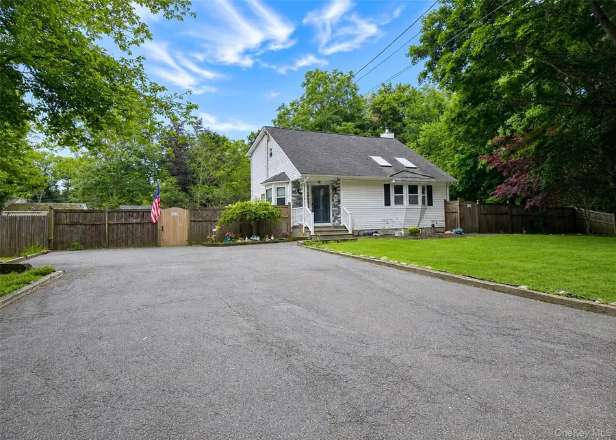 24 Nelson Place, Mastic, NY 11950 - #3