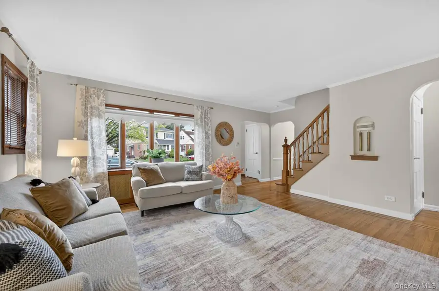 66 Aberdeen Road, New Hyde Park, NY 11040 - #2