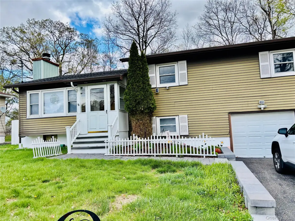 22 Oak Lane, Middletown, NY 10940 - #1