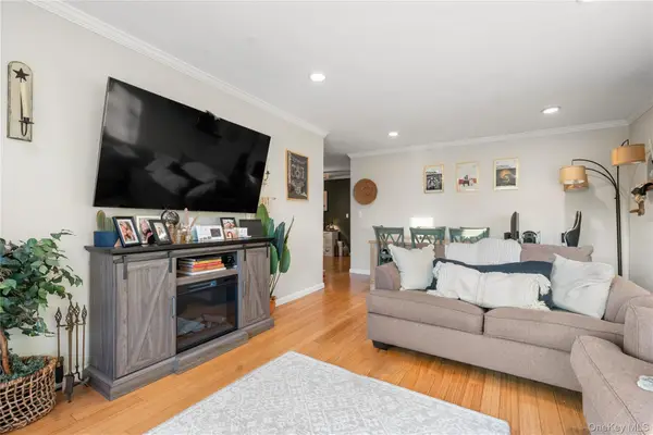 90 Park Avenue S #B6, Rockville Centre, NY 11570