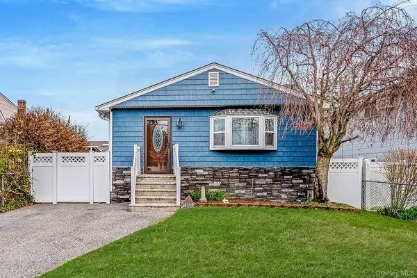 414 Myrtle Avenue, West Islip, NY 11795