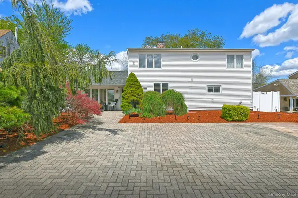 156 Farmedge Road, Levittown, NY 11756