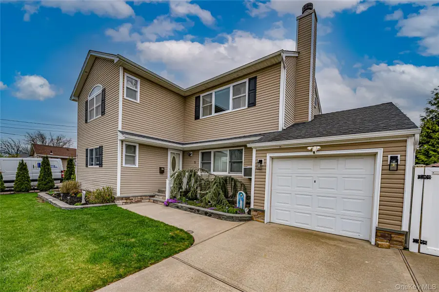 5 Taylor Drive, Farmingdale, NY 11735 - #3