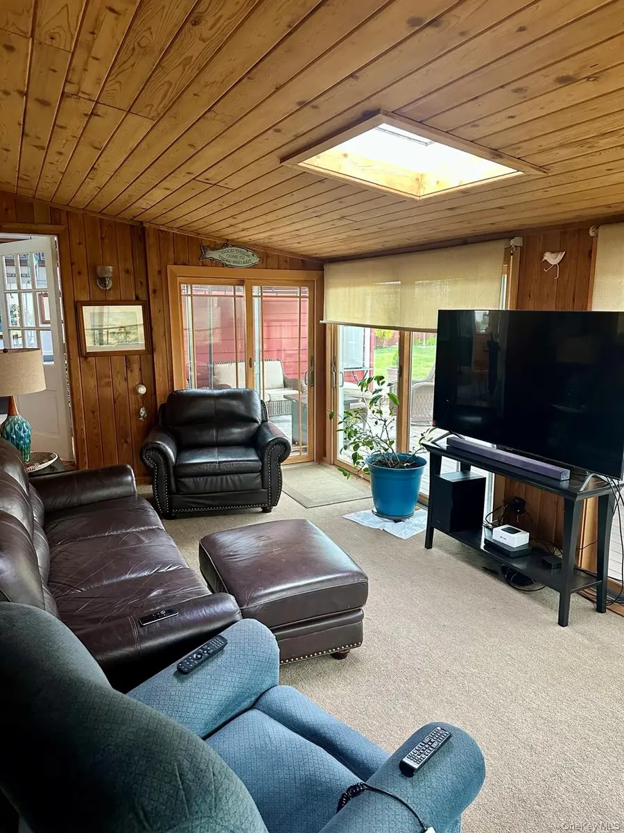 33 Hollins Lane, East Islip, NY 11730 - #2