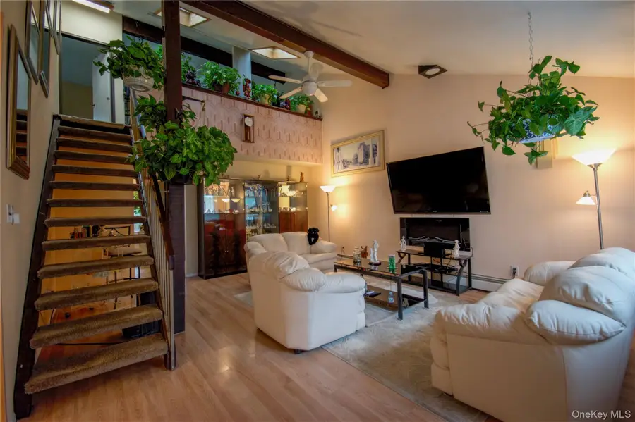 39 Narragansett Avenue, Medford, NY 11763 - #2