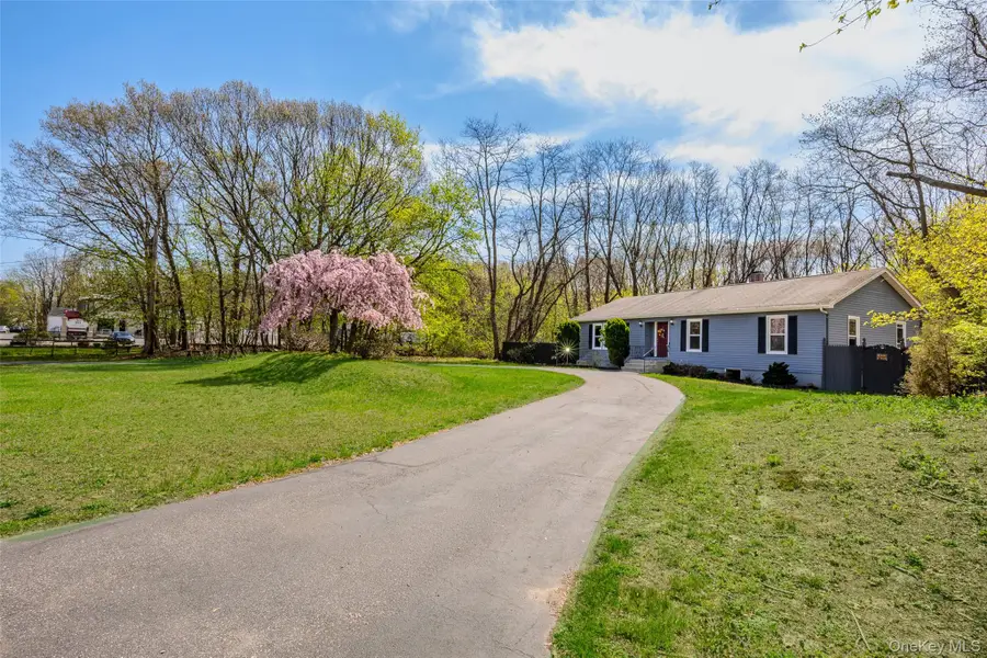 46 New York Avenue, Sound Beach, NY 11789 - #3