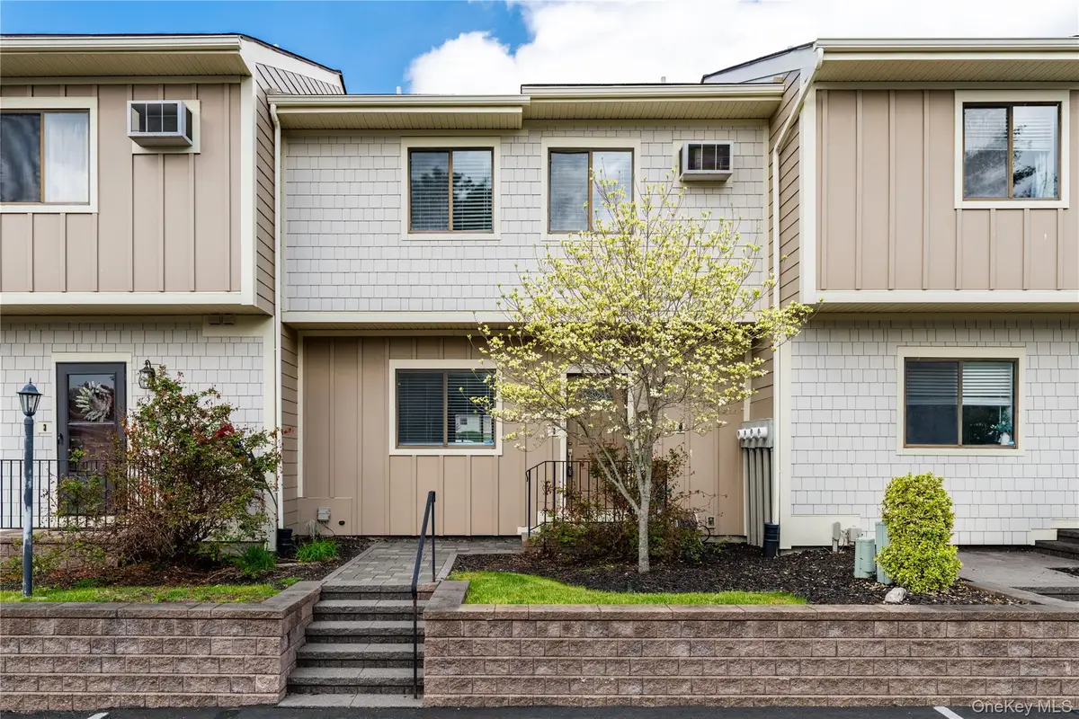 5002 Chelsea Cove N, Hopewell Junction, NY 12533 - #1