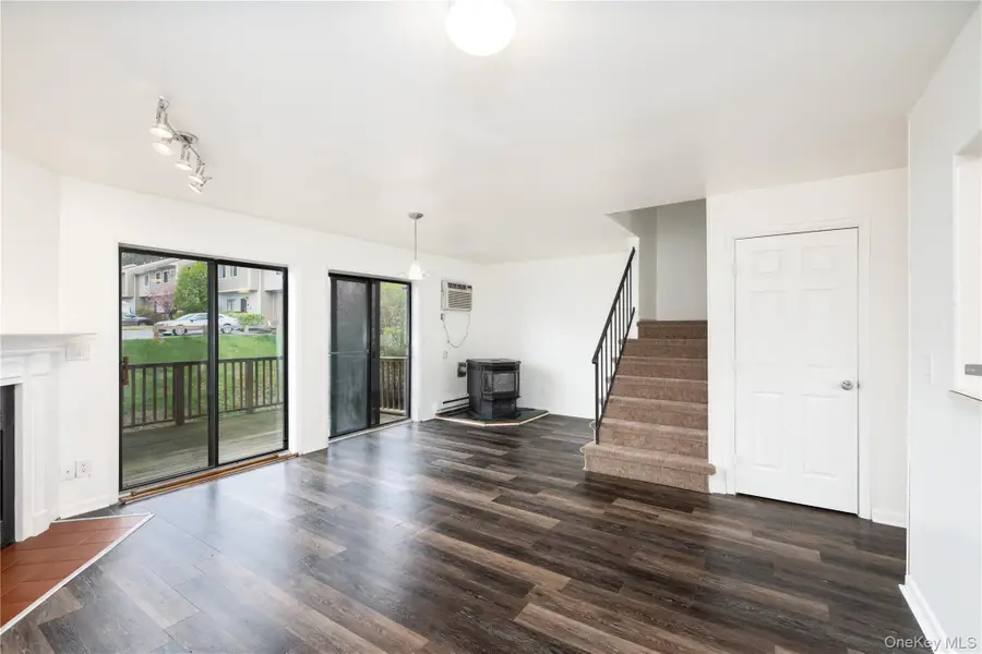 5002 Chelsea Cove N, Hopewell Junction, NY 12533 - #3