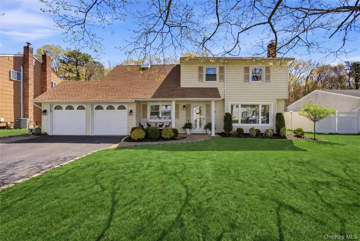 39 Fallen Leaf Road, Holbrook, NY 11741 - #1