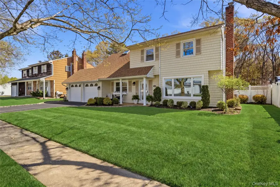 39 Fallen Leaf Road, Holbrook, NY 11741 - #3