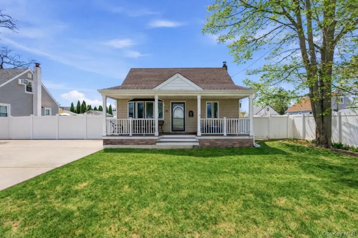 287 43rd Street, Lindenhurst, NY 11757 - #1